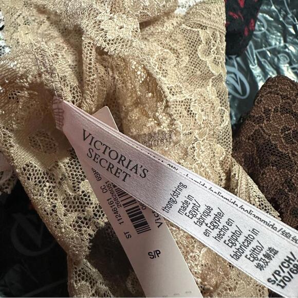 Victoria’s Secret Lace Thong Panties - Picture 2 of 6